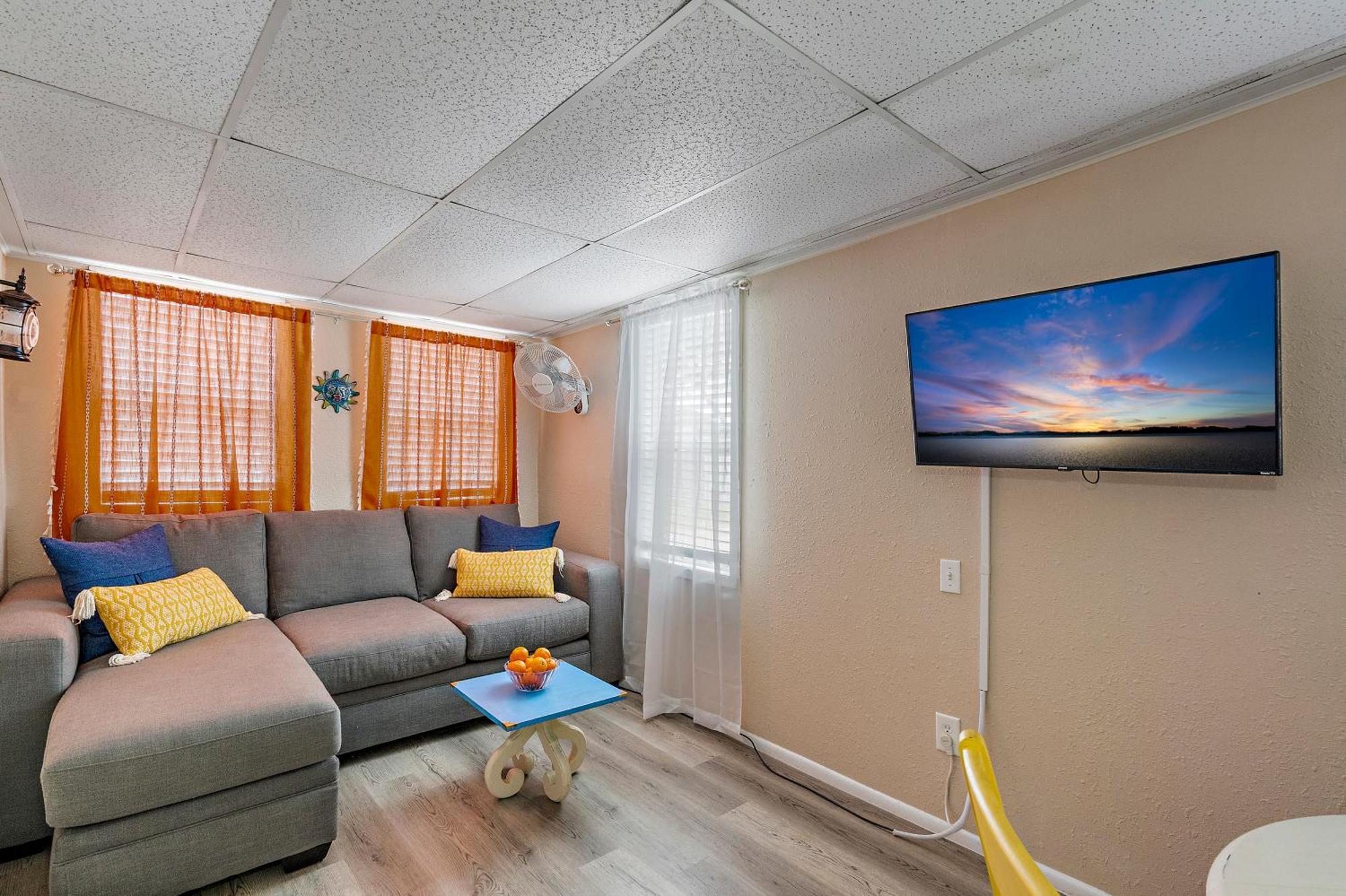 סיינט פיטרסברג Little Pineapple Cottage מראה חיצוני תמונה